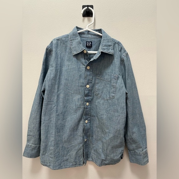 GAP- kids Chambray button up shirt. Size medium - Picture 1 of 3